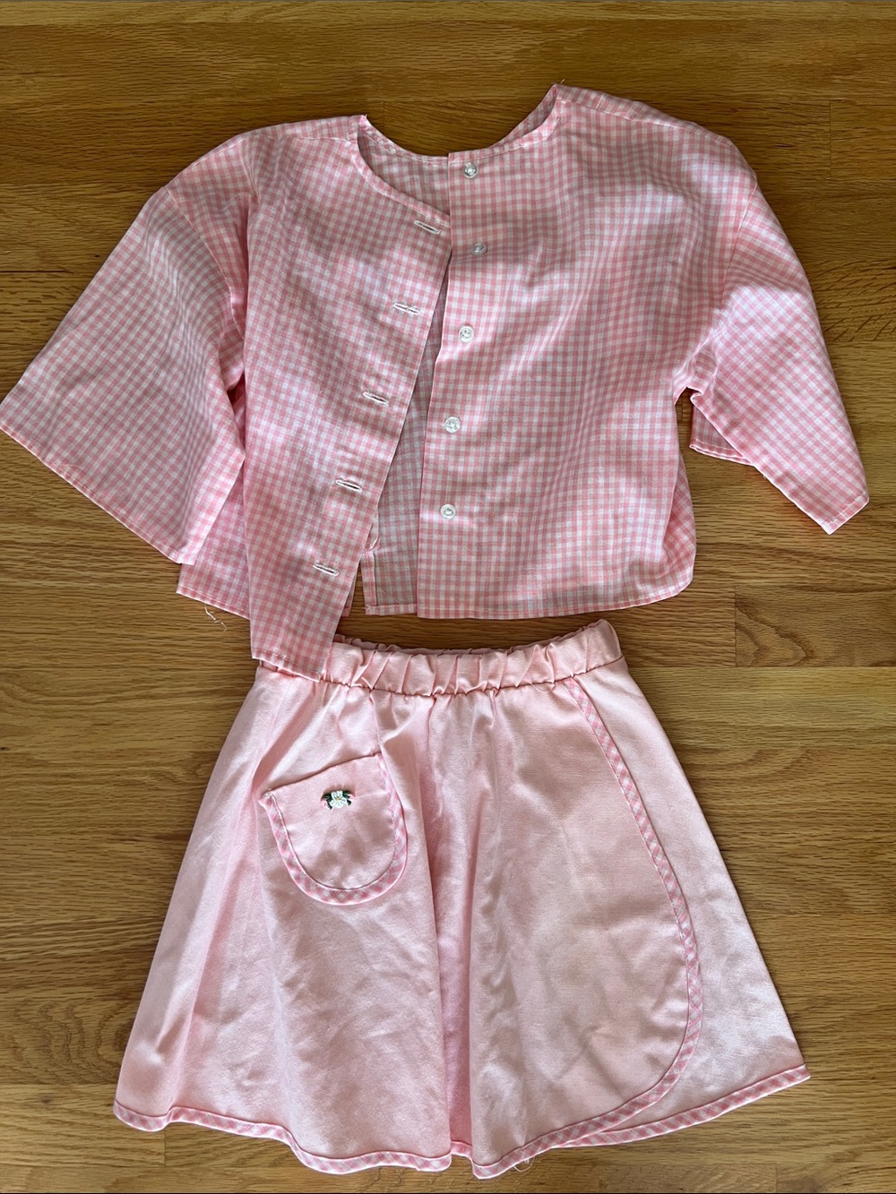 Vintage Montgomery Wards pink set size 6